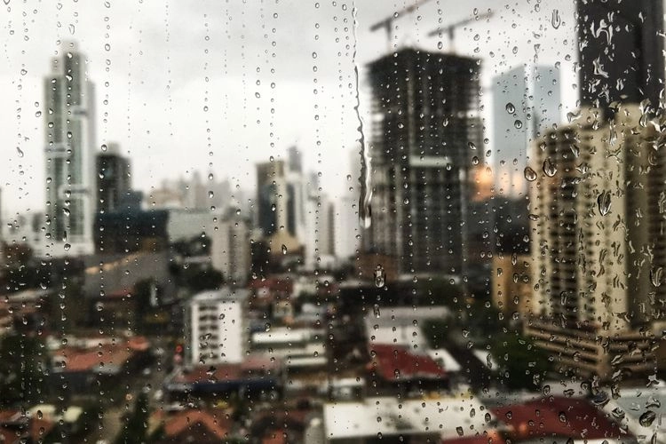 Prakiraan Cuaca Isra Miraj: Jakarta Hujan Ringan, Bandung Hujan Disertai Petir