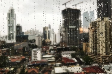 Prakiraan Cuaca Isra Miraj: Jakarta Hujan Ringan, Bandung Hujan Disertai Petir