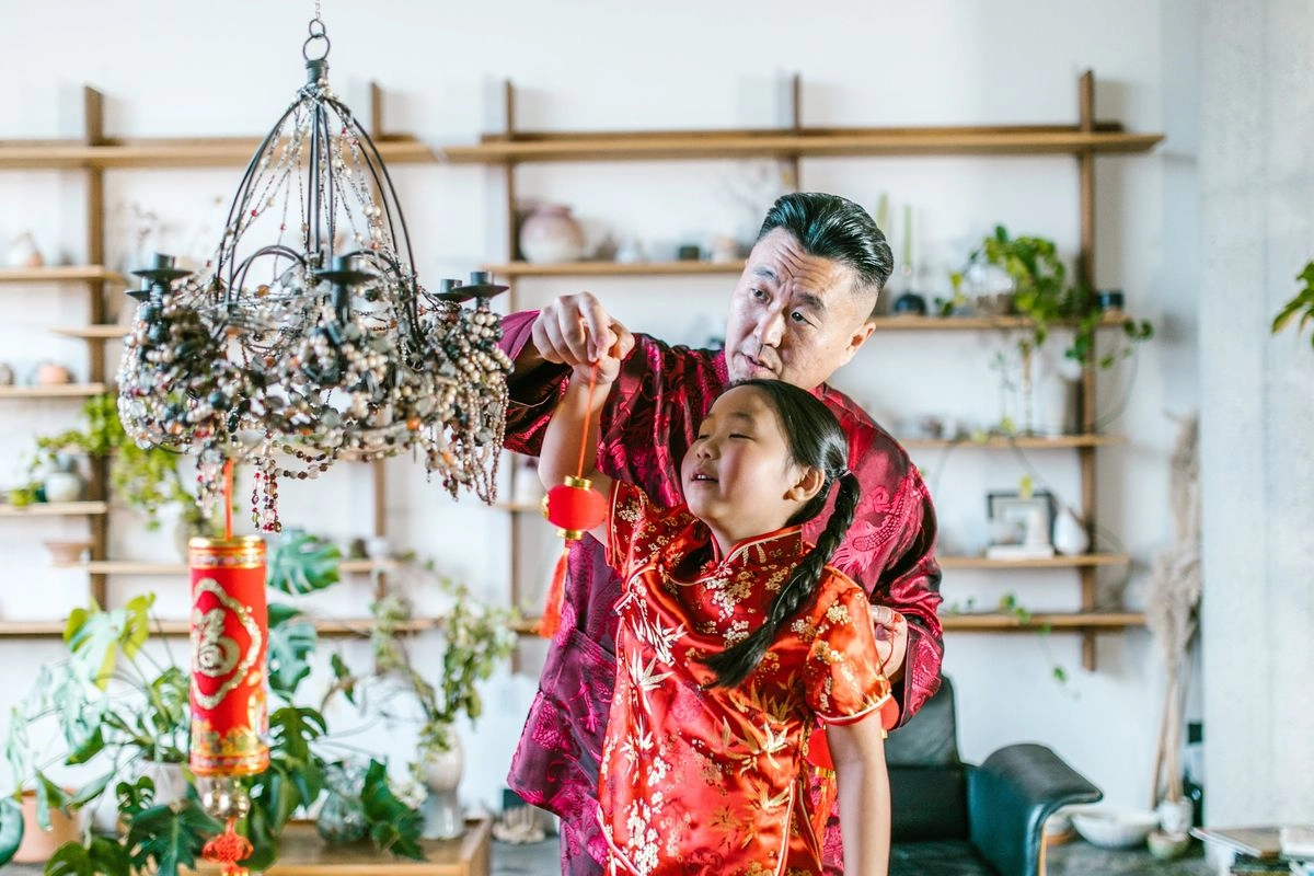 Rekomendasi 5 Toko Online yang Menjual Baju Cheongsam Pria Modern