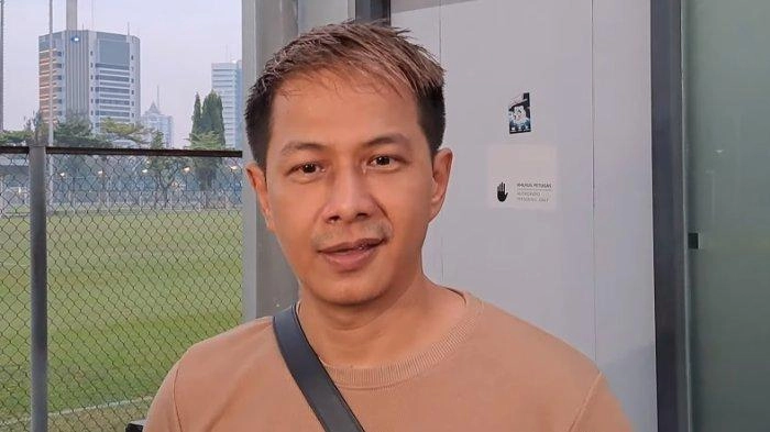 Yakin Bakal Hoki, Delon Thamrin Sambut Imlek Tahun Ular Kayu dengan Gembira