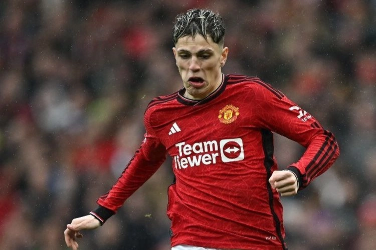 Peringatan Rio Ferdinand: Manchester United Jangan Sembarangan Jual Garnacho