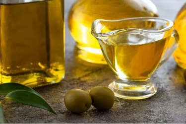Alasan Sehat Mengapa Kamu Perlu Minum Minyak Zaitun Setiap Hari Menurut Penelitian