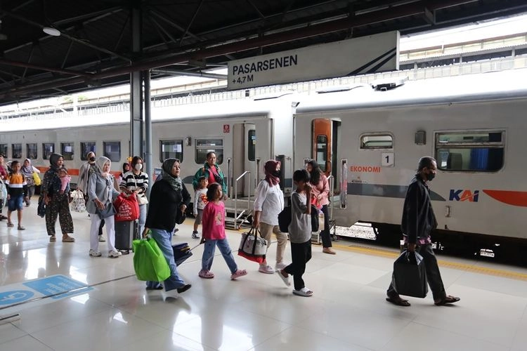 Cuma Hari Ini! Diskon Tiket Kereta 50 Persen, Simak Syaratnya