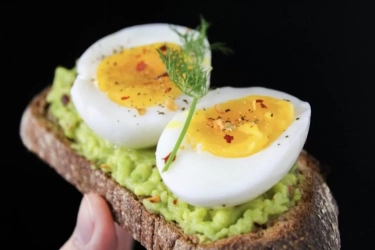 Kesehatan Mental Terjaga! 7 Makanan yang Efektif Memproduksi Serotonin, Bikin Masa Depan Lebih Ceria, Berdasarkan Fakta Penelitian