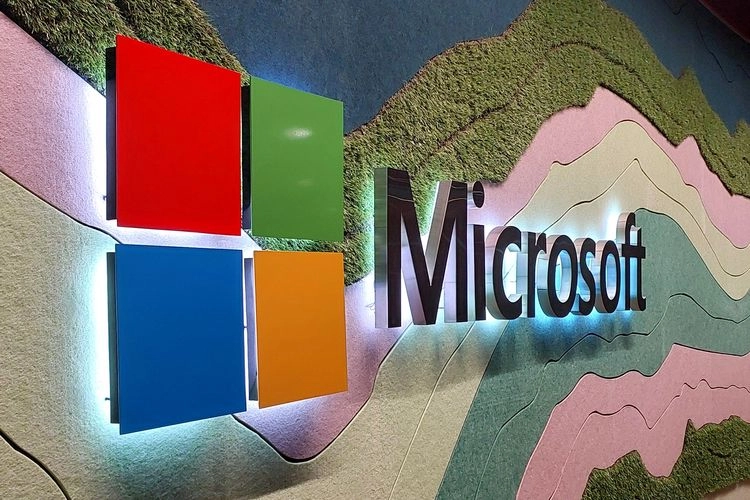 Trump Sebut Microsoft Tertarik Beli TikTok