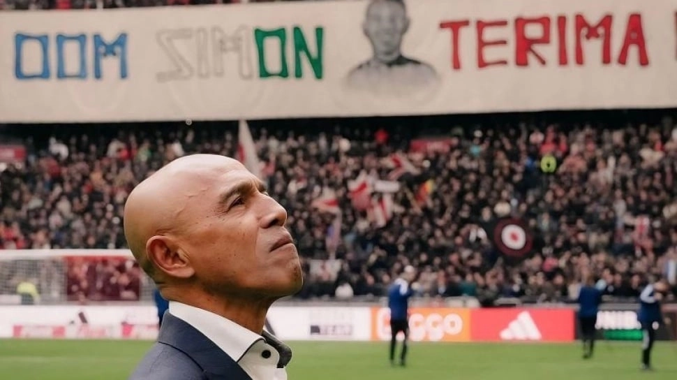 Siapa Simon Tahamata? Legenda Ajax Asli Maluku Dikabarkan Jadi Direktur Teknik PSSI