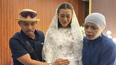 Tatapan Penuh Kasih: Ketulusan Geni Faruk untuk Aaliyah Massaid Terlihat di Pengajian 4 Bulanan