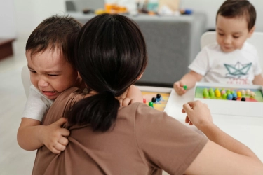 7 Cara Menghadapi Anak yang Sedang Tantrum dengan Tepat agar Perasaannya Bisa Dikelola secara Baik