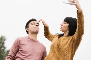 Menurut Psikologi: Seseorang yang Terlalu Lengket dalam Hubungan Biasanya Memiliki 8 Pengalaman Ini Saat Tumbuh Dewasa