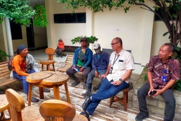 DLH Surabaya Pastikan Tidak Ada Pemotongan Gaji Petugas Kebersihan