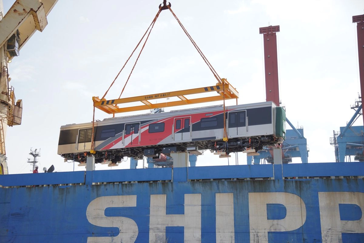KAI Commuter Datangkan 1 Trainset KRL dari China
