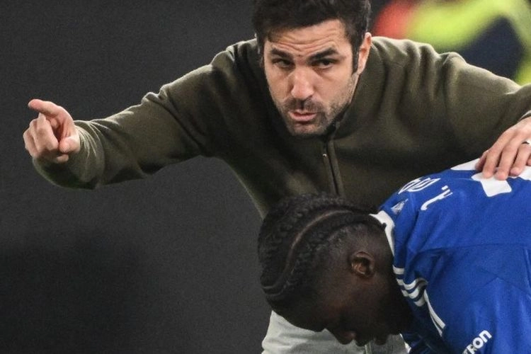 Tak Puas-puas Transfer Pemain, Como 1907 Goda Bek AC Milan Theo Hernandez