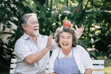 9 Kebiasaan Buruk yang Harus Ditinggalkan untuk Tetap Bahagia di Usia 70-an dan Seterusnya