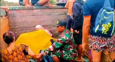 Aksi Heroik Babinsa Koramil Mempawah Hilir Sertu Amirudin, Bantu Ibu Hamil Melahirkan di Atas Truk