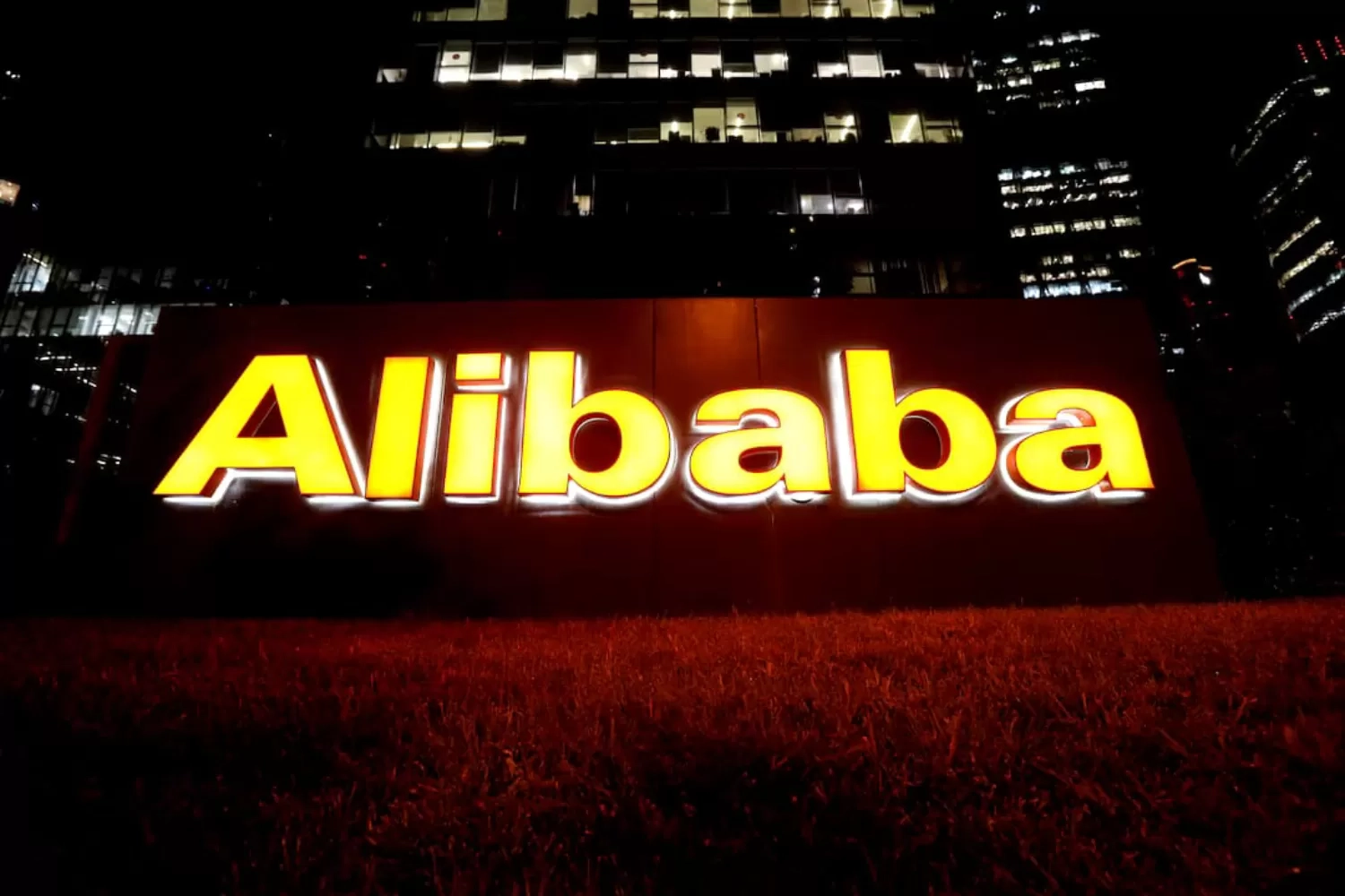 Alibaba Rilis Qwen 2.5-Max, Klaim Ungguli GPT-4o dan Deepseek