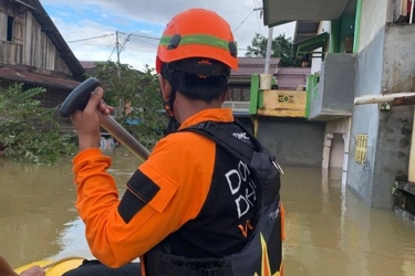 Kalbar Dilanda Banjir, Dompet Dhuafa Bantu Evakuasi Warga dan Salurkan Bantuan Logistik