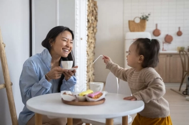 Orang Tua yang Selalu Mendukung dan Memahami Anaknya Akan Menunjukkan 5 Sikap Berikut