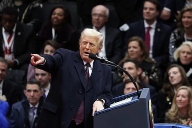 Trump Salahkan Biden dan Obama atas Tabrakan American Airlines