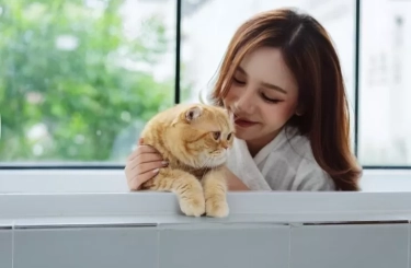 Menurut Psikologi, Orang yang Lebih Suka Berinteraksi dengan Hewan Peliharaan daripada Manusia Cenderung Punya 7 Karakter Unik Ini
