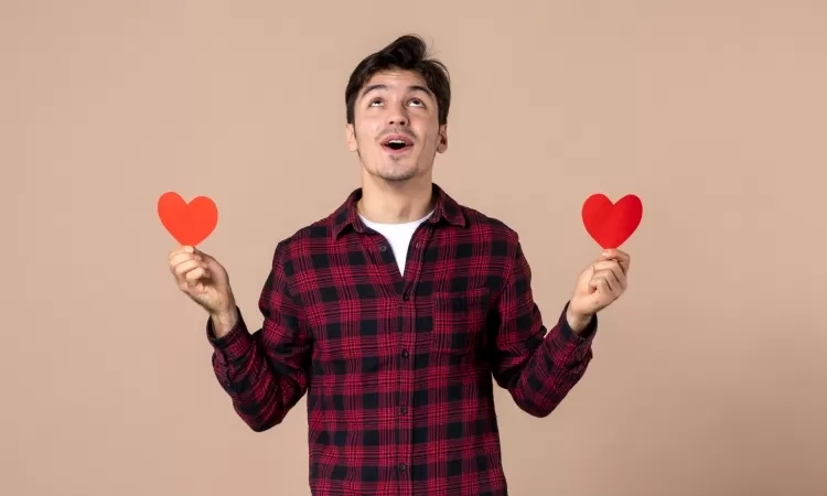 Psikologi Mengungkap: 8 Tanda yang Pria Tunjukkan Saat Jatuh Cinta pada Anda, meski Mereka Tak Mengakuinya