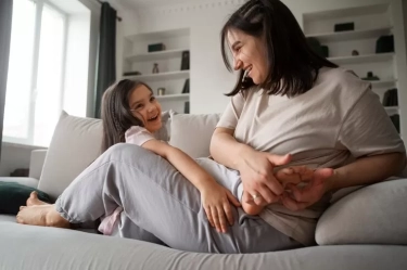 Stop Mom Shaming! Waspada 8 Tanda dan Contoh Perilakunya yang Melukai Batin Seorang Ibu saat Mengasuh Anak