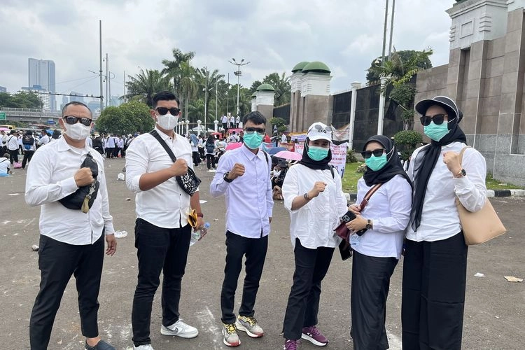 Cerita Honorer Riau Demo di DPR: Biaya Kami Lebih Besar dari Gaji yang Diterima