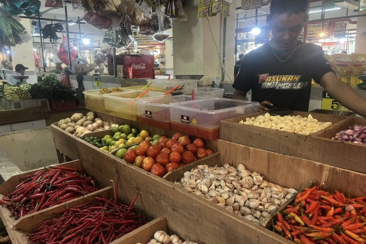 Harga Bahan Pokok 3 Februari 2025: Harga Beras Naik, Cabai Merah Turun