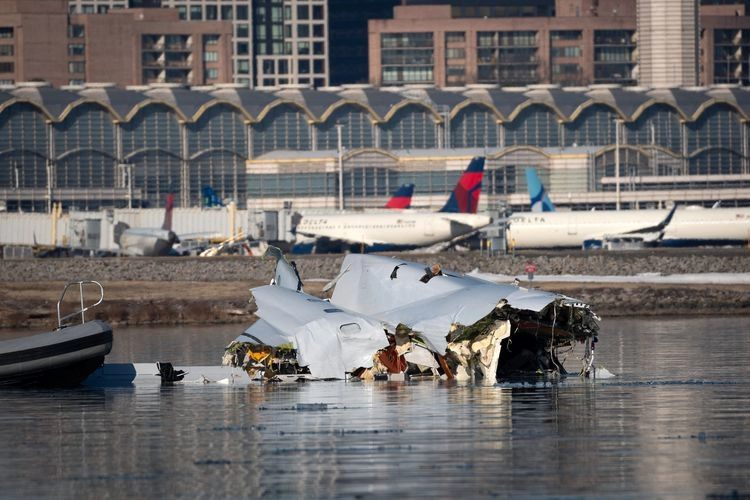 Penyebab Tabrakan American Airlines Belum Diketahui, Investigasi Masih Berjalan