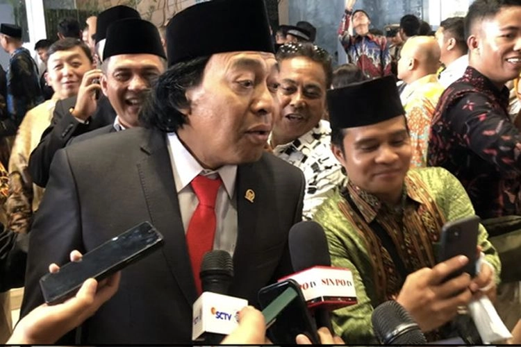 Tak Dapat Mobil Dinas Lexus, Komeng Pakai Jeep Sendiri untuk Aktivitas