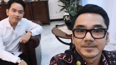 Dedek Prayudi Pamer Selfie Bareng Gibran Rakabuming, Cuitan Lawas Sindir Prabowo Viral: Mencla-mencle..