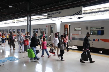 Mulai Hari Ini, Tiket Kereta Api Lebaran 2025 Sudah Bisa Dipesan