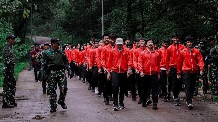 Jelang BAMTC 2025, Atlet hingga Pelatih Pelatnas PBSI Jalani Latihan ala Militer