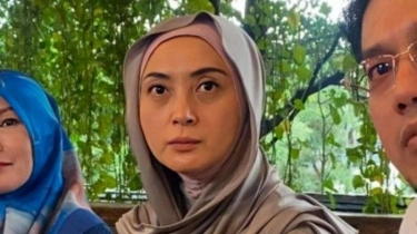 Takut Nama Dibongkar, Pelaku Penipuan Umrah Della Puspita Sembunyi di Balik Wartawan saat Konpers