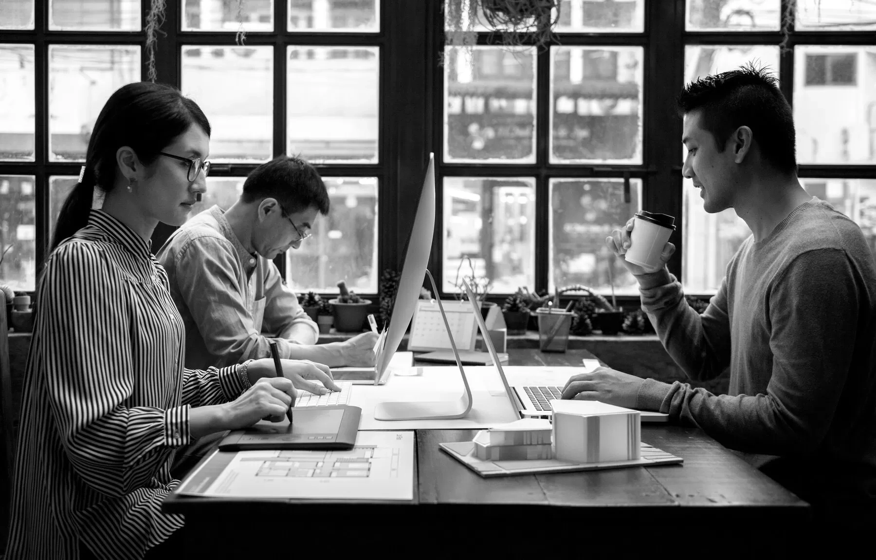 Bikin Tak Nyaman! 5 Kebiasaan di Tempat Kerja yang Membuat Orang Tidak Betah