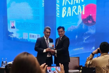 Eks Dubes Jepang Yusron Ihza, Adik dari Menko Yusril Ihza Mahendra Luncurkan Novel Sejarah Politik Global