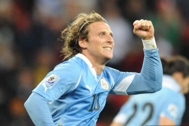 Diego Forlan Kenang Momen Uruguay Jumpa Timnas Indonesia