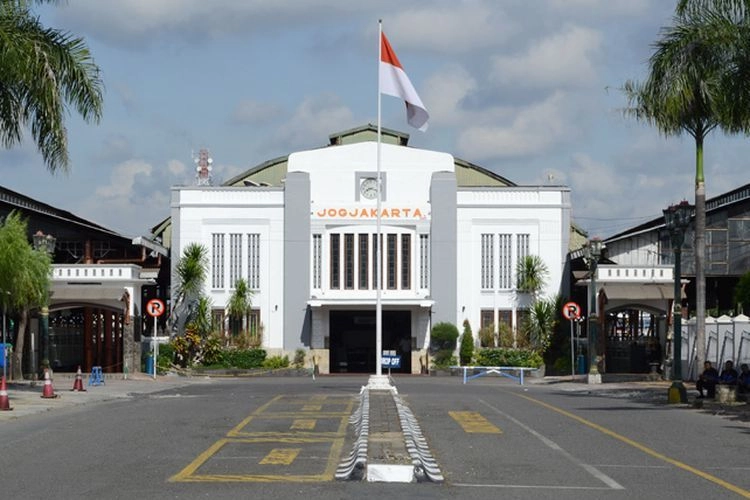 Jadwal KRL Yogya-Solo dari Stasiun Tugu, Jumat 7 Februari 2025 