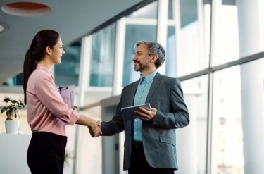 10 Tanda Langka Orang Lain Sangat Menghormati Anda, Lebih dari yang Anda Sadari
