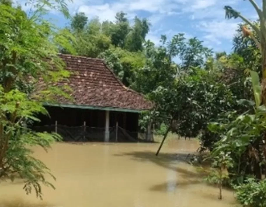 BMKG Keluarkan Peringatan Dini Cuaca, BNPB Minta Masyarakat Waspada Bencana Hidrometeorologi