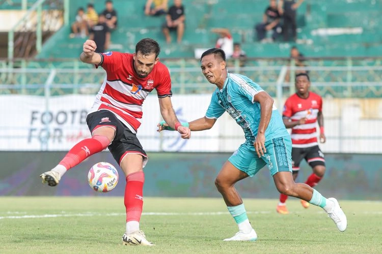 Madura United Vs PSBS Biak 0-0: Laskar Sape Kerabb Terperangkap di Dasar Klasemen