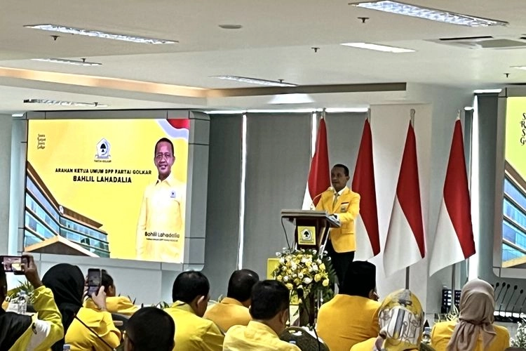 Mikrofon Bemasalah Saat Pidato Rakernas Golkar, Bahlil Selipkan Candaan soal Gas