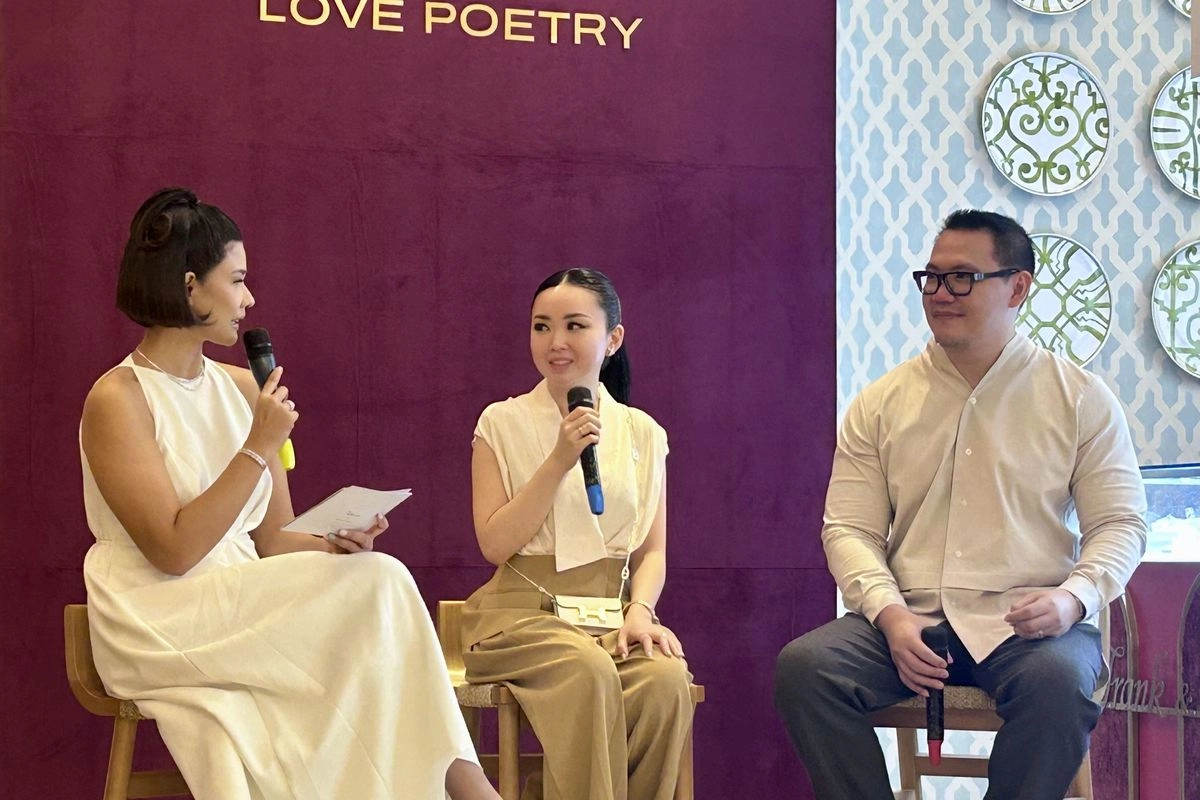 Monica Ivena Bagikan Tips Padu Padan Gaun dan Perhiasan untuk Tampil Elegan