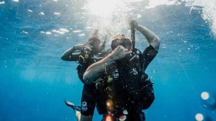 10 Tempat Terbaik di Dunia untuk Belajar Scuba Diving, dari Indonesia hingga Maladewa