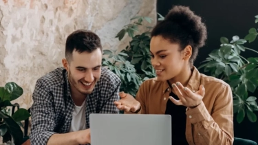 12 Zodiak Ini Memiliki Cara Komunikasi Berbeda dan Unik dengan Ciri Khas Masing-masing, Ada Aries yang Dikenal Komunikator Terbuka dan Percaya Diri