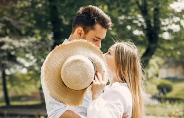 Ramalan Zodiak 10-16 Februari 2025: 5 Zodiak yang Hubungannya Akan Meningkat Drastis di Hari Valentine