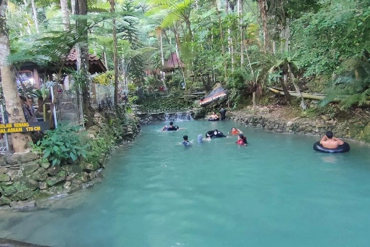 Ekowisata Sungai Mudal Kulon Progo Jogja, Mata Air Berwarna Biru