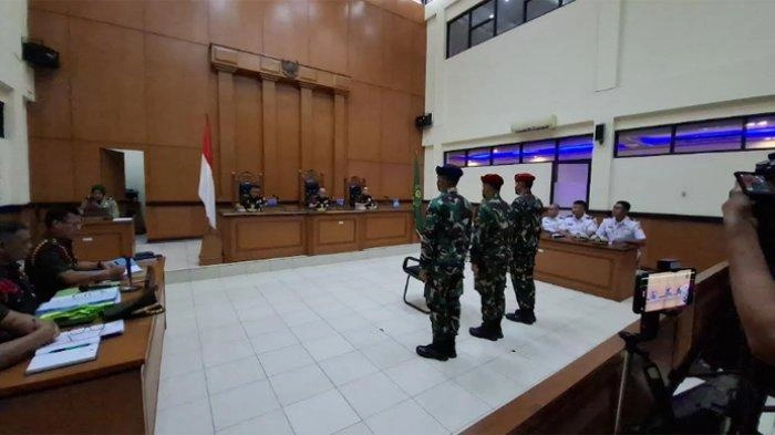 Kenakan Pakaian Loreng Lengkap, 3 Oknum TNI Pelaku Penembakan Bos Rental Mobil Jalani Sidang Perdana