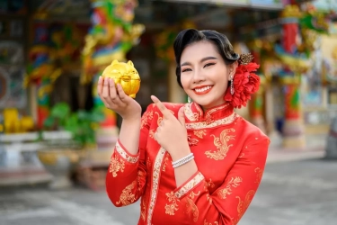 4 Shio Ini Diprediksi Kartu Tarot akan Dapat Cuan Menggunung selama Tahun Ular Kayu 2025