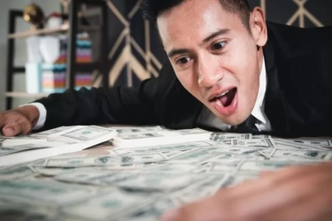 Lahir dengan Takdir Ningrat: 8 Weton Emas Ini Menanggung Takdir Berat Menjadi Pemimpin dan Bos Besar, Bermodal Harta Tak Terbatas