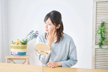 7 Langkah Urutan Skincare Malam untuk Kulit Kering, Termasuk Pakai “Hydrating Toner”